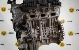 Двигатель без навесного для Chrysler 300C 2011 года на фотографиях