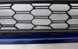 Решетка переднего бампера правая нижняя для Skoda Rapid 2020 года на фотографиях