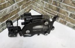 Компрессор пневмоподвески задний для BMW X6 2015 года на фотографиях