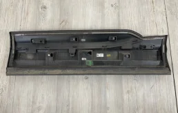 Стекло двери заднее правое для Audi Q7 на фотографиях