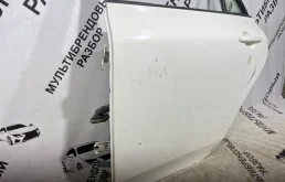 Дверь задняя левая для Toyota Corolla 2011 года на фотографиях