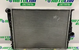 Радиатор охлаждения ДВС для BMW 3er 2007 года на фотографиях