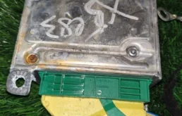 Блок SRS для BMW X5 на фотографиях