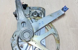 Стеклоподъемник передний левый для Volvo XC90 2014 года на фотографиях