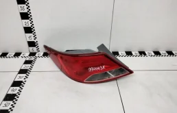 Фонарь внешний левый для Hyundai Solaris 2015 года на фотографиях