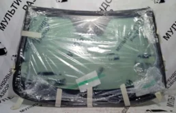 Лобовое (ветровое) стекло для Toyota RAV4 на фотографиях