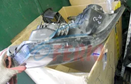 Фара левая для Honda Accord 2004 года на фотографиях