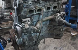 Двигатель для Nissan Serena 2001 года на фотографиях