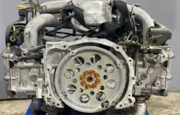 Двигатель для Subaru Legacy 2000 года на фотографиях