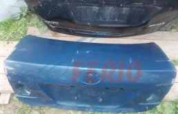 Крышка багажника для Toyota Corolla 2007 года на фотографиях