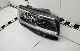 Фара ксенон левая для Volkswagen Touareg 2021 года на фотографиях