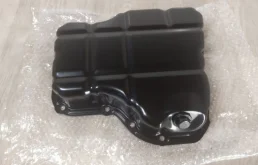 Поддон картера для Mitsubishi Outlander 2005 года на фотографиях