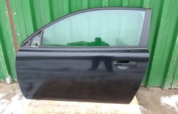 Дверь передняя левая для Volvo C30 2010 года на фотографиях