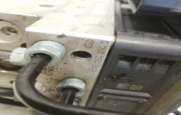 Блок ABS для BMW 5er 2012 года на фотографиях