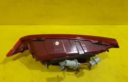 Фонарь внутренний левый для Hyundai Solaris на фотографиях