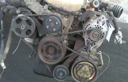 Двигатель без навесного для Nissan Serena 1996 года на фотографиях