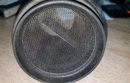 Датчик массового расхода воздуха для Audi Q7 на фотографиях