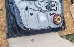 Дверь передняя левая для Volkswagen Touran 2011 года на фотографиях