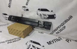 Усилитель переднего бампера для Toyota Corolla 2016 года на фотографиях