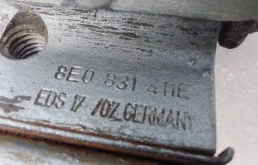 Петля двери передней левой нижняя для Audi Q7 2010 года на фотографиях