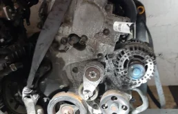 Двигатель без навесного для Nissan Serena 2008 года на фотографиях