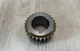 Шестерня коленвала(звездочка) для Mitsubishi Outlander 2013 года на фотографиях