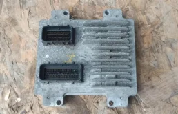 Блок управления двигателем для Opel Insignia на фотографиях