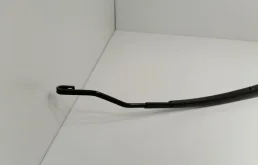 Поводок лобового стеклоочистителя правый для Hyundai Solaris 2020 года на фотографиях