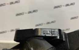 Корпус термостата системы охлаждения ДВС для Citroen C5 2012 года на фотографиях