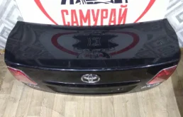 Крышка багажника для Toyota Avensis на фотографиях