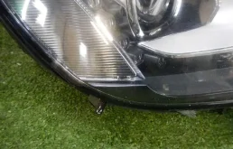 Фары для Volkswagen Touareg 2010 года на фотографиях