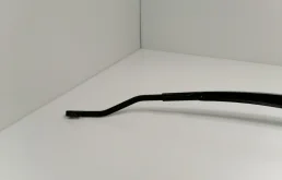 Поводок лобового стеклоочистителя правый для Hyundai Solaris 2020 года на фотографиях