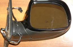 Зеркало боковое правое для Audi Q7 2008 года на фотографиях