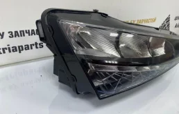 Фонарь правый для Skoda Rapid 2025 года на фотографиях