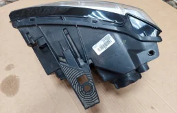 Фара правая для Jeep Grand Cherokee на фотографиях