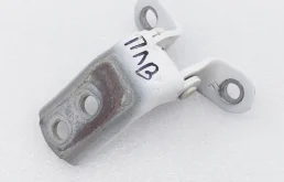 Петля двери задняя левая верхняя для Toyota Corolla на фотографиях