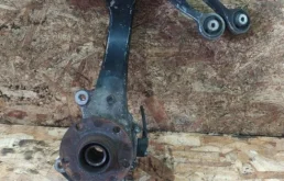 кулак поворотный передний левый для Audi A6 C5 Avant 1997-2005