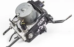 Блок ABS для Toyota Avensis на фотографиях