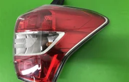 Фонарь правый для Subaru Forester на фотографиях