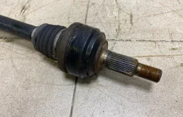 Привод задний левый для Audi Q7 2010 года на фотографиях