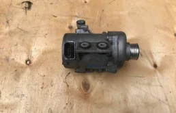 Насос охлаждающей жидкости ДВС(Помпа) для BMW X3 на фотографиях