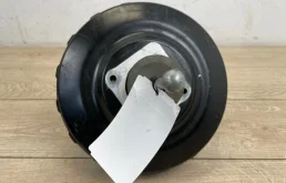 Вакуумный усилитель тормозов для Audi Q7 2008 года на фотографиях