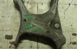 Качающийся рычаг левый для BMW X6 на фотографиях