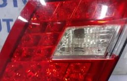 Фонарь внутренний правый для Mercedes-Benz E class на фотографиях