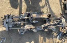 подрамник (LR028449) для Land Rover Freelander L359 2006-2010