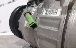 Компрессор кондиционера для Volkswagen Passat 2003 года на фотографиях