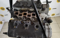 Двигатель без навесного для Chrysler 300C 2011 года на фотографиях