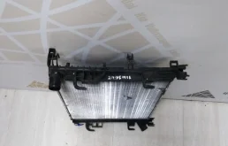 Радиатор охлаждения ДВС для Renault Sandero на фотографиях