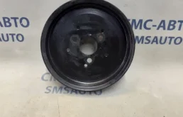 Шкив насоса ГУР для Audi A8 2007 года на фотографиях