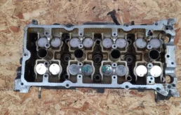 ГБЦ для Nissan X-Trail 2002 года на фотографиях